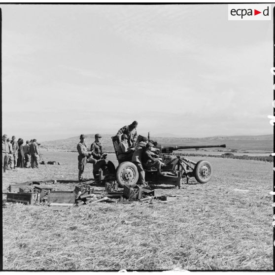 Batterie anti aérienne du 454e GAA. [Description en cours]