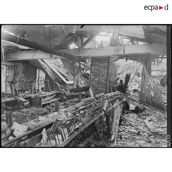 (Vienne-le-Château (Marne)). Usine (Fougères) en Argonne. [légende d'origine]