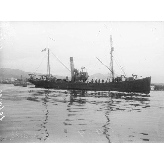 Salonique. Le patrouilleur "Marie". [légende d'origine]