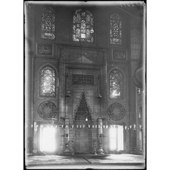 Constantinople. Stamboul. Intérieur de la mosquée Suleïman. Le Mihrab. [légende d'origine]