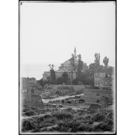Constantinople. Stamboul. La petite Ste Sophie. Ancienne église des Saints Serge et Bacchus. Intérieur. [légende d'origine]