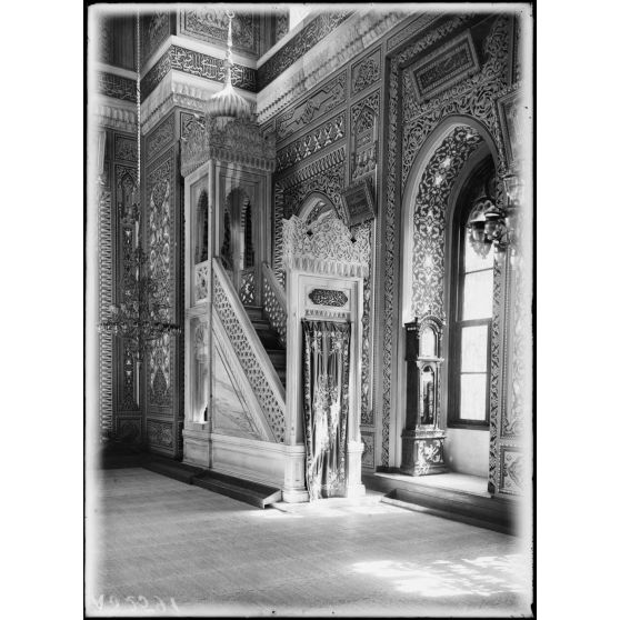 Constantinople. Stamboul. Le member intérieur de zemi Validée [Validé] Djami. [légende d'origine]