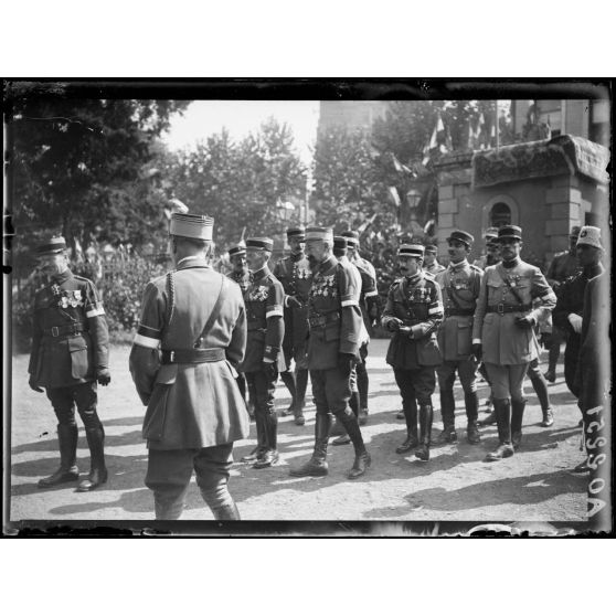 Constantinople. Les officiers d'état-major. [légende d'origine]