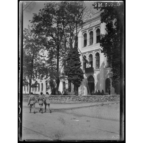 Constantinople. Une fête au jardin du Taxeni. [légende d'origgine]
