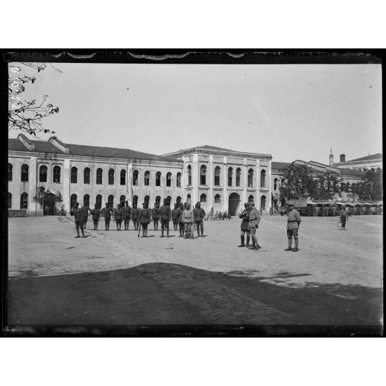 Constantinople. Une vieille mosquée à Stamboul. [légende d'origine]