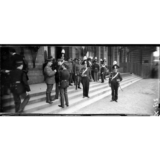 Paris. Trocadéro. Festival des 3 gardes. Musiciens des 3 gardes. [légende d'origine]