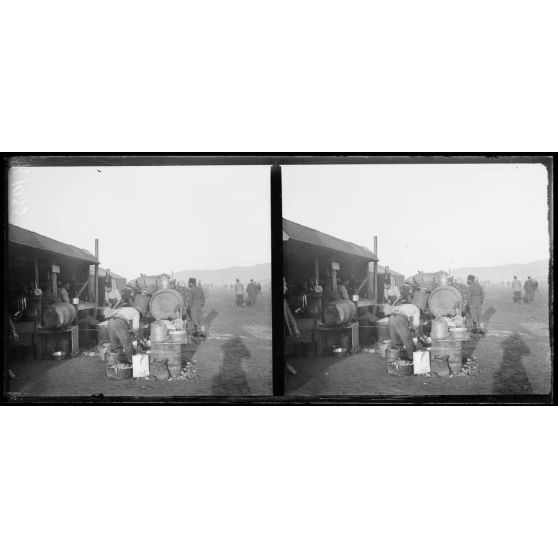 Camp de Zeitenlick. Une cuisine. [légende d'origine]