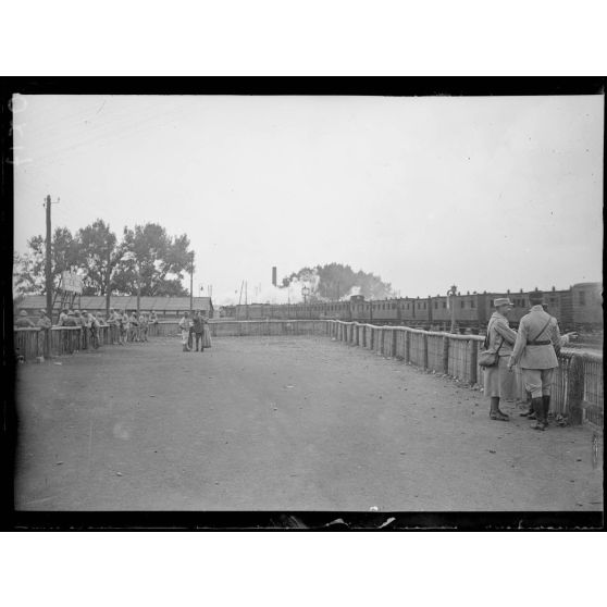 Villers-Cotterêts (Aisne), gare régulatrice des permissionnaires. [légende d'origine]