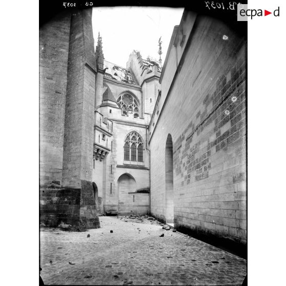 La toiture du château de Pierrefonds. [légende d'origine]