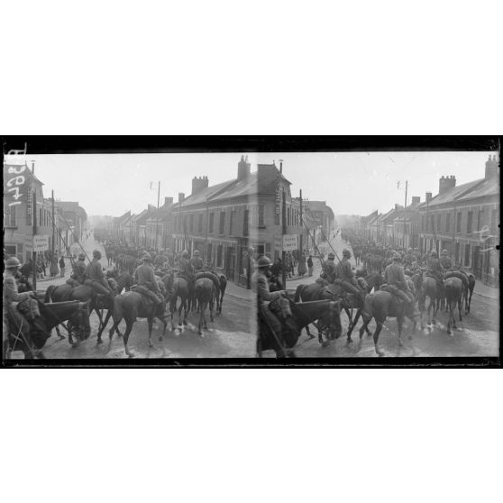 Boves (Somme), défilé de dragons. [légende d’origine]