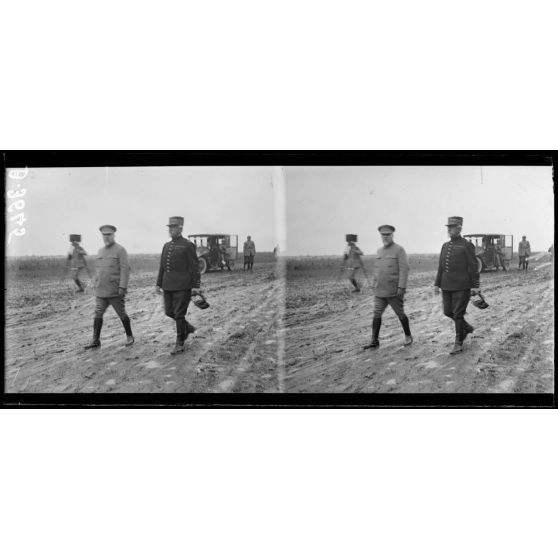 Voyage de M. Poincaré. [légende d'origine]