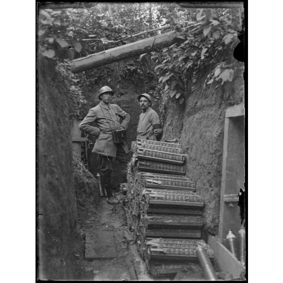 Environs de Feuillères (Somme), dépôt allemand de munitions. [légende d’origine]