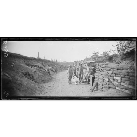 Devant Assevillers, PC d’une brigade. [légende d’origine]