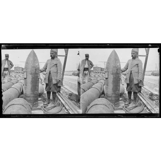 Somme, parc de munitions, obus de 400. [légende d’origine]
