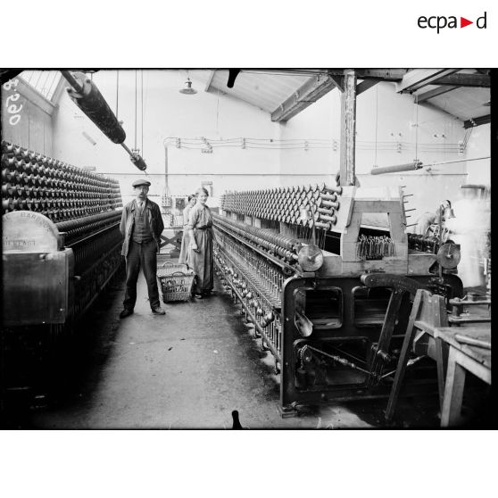 Charenton (Seine). Fabrique de fils, simples et retors, à coudre. Duriez et Compagnie. Retordage du fil. [légende d'origine]