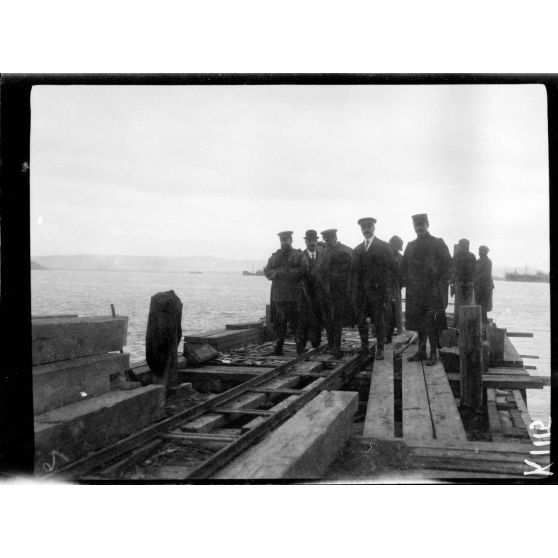 Moudros. Sur l'appontement. [légende d'origine]
