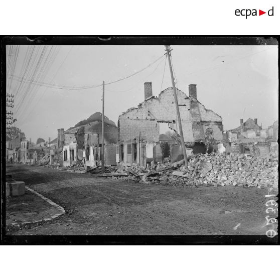 [Ruines à Aussonce, dans les Ardennes.]