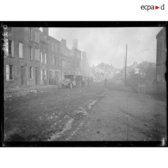 [Ville de Vouziers en ruines.]