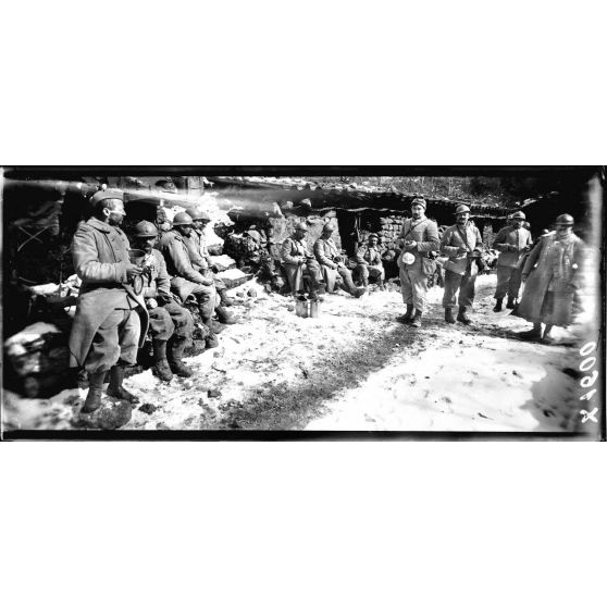 Ravin Saint-Jacques (Meurthe-et-Moselle). L'heure de la soupe. (dans la Meuse). [légende d'origine]