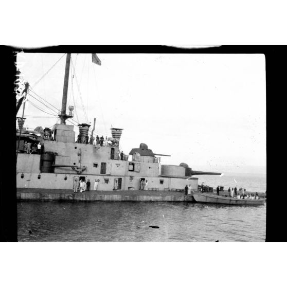 Rade de Salonique. Le Charlemagne. [légende d'origine]