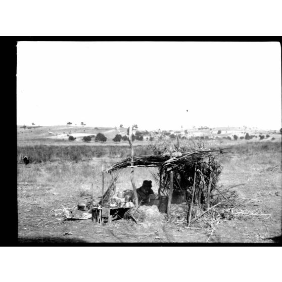 Cassandra. Presqu'île de Chalcidique. La cuisine du poste d'hydravion. [légende d'origine]