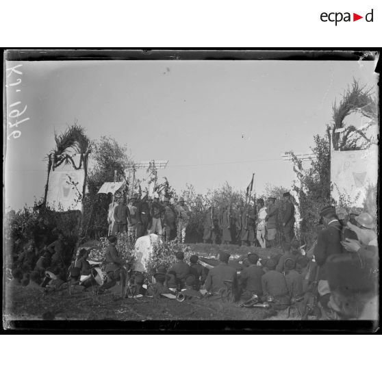 Région du Bas Vardar. Gondoular. Fête du 2e régiment bis de zouaves. [légende d'origine]