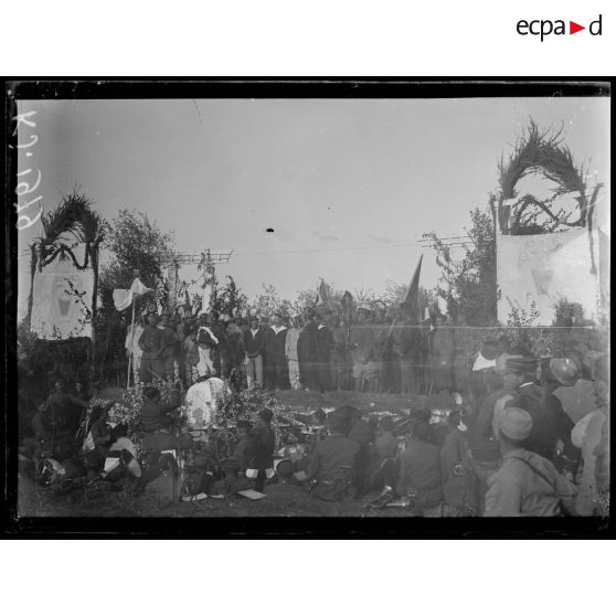 Région du Bas Vardar. Gondoular. Fête du 2e régiment bis de zouaves. [légende d'origine]