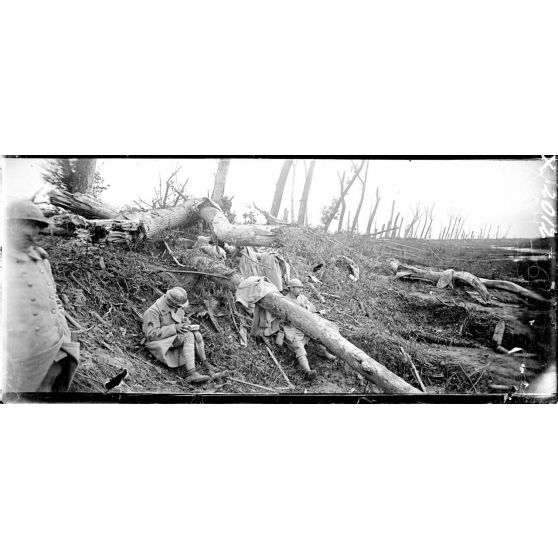 Boezinge (Belgique), au bord du canal. [légende d'origine]