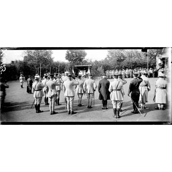 Sillé-le-Guillaume (Sarthe), camp du 1er bataillon polonais, cérémonie religieuse. [légende d'origine]