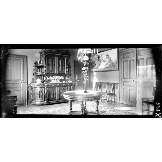 Aurillac. La ferme Reyt-de-Viers. La salle à manger. [légende d'origine]