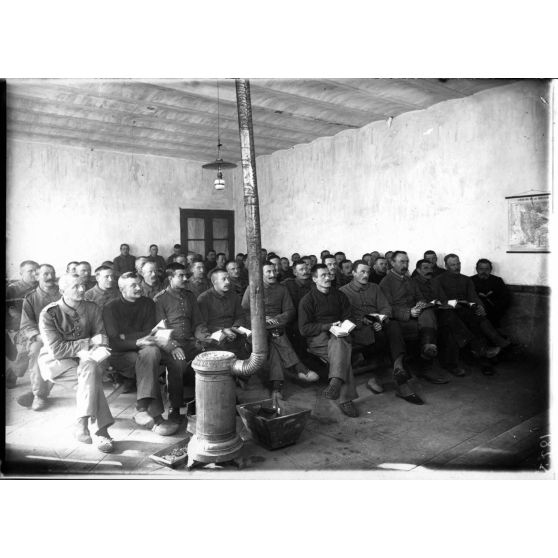 Aurillac. Ecole Albert. Prisonniers du Schleswig. La conférence. [légende d'origine]