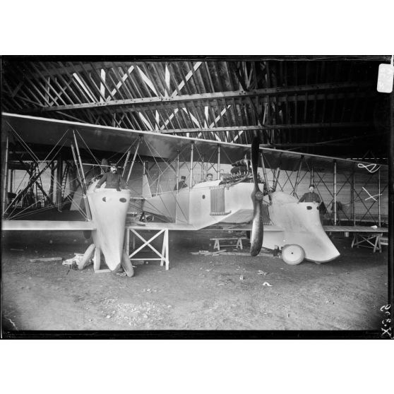 Villacoublay. Avion de concours. [légende d'origine]