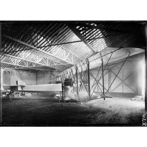 Villacoublay. Avion de concours. [légende d'origine]