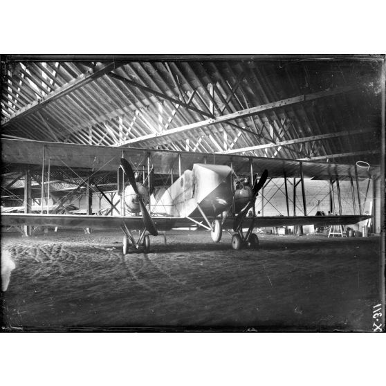 Villacoublay. Avion de concours. [légende d'origine]