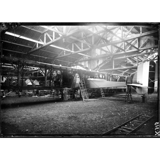 Villacoublay. Avion de concours. [légende d'origine]