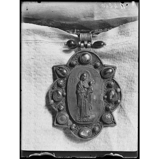 Mont Athos, monastère de Vatopedi. [Podia] I, 1er rang, objet numéro 5 face. [légende d'origine]