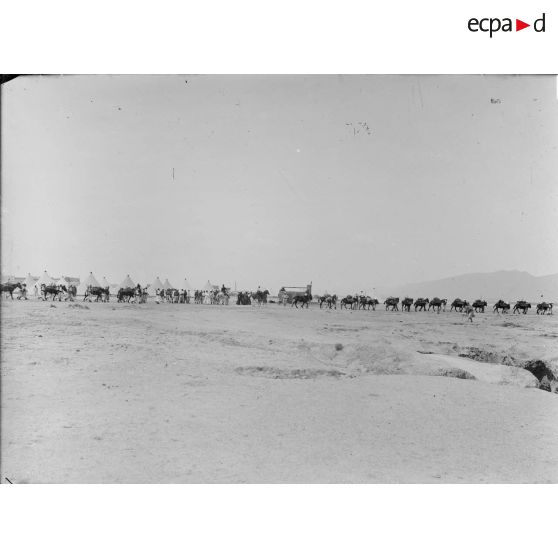 33. Départ de la colonne mobile (queue). [légende d'origine]