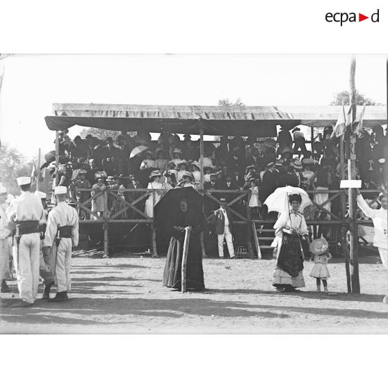 534. Panorama des tribunes. Vue gauche. [légende d'origine]