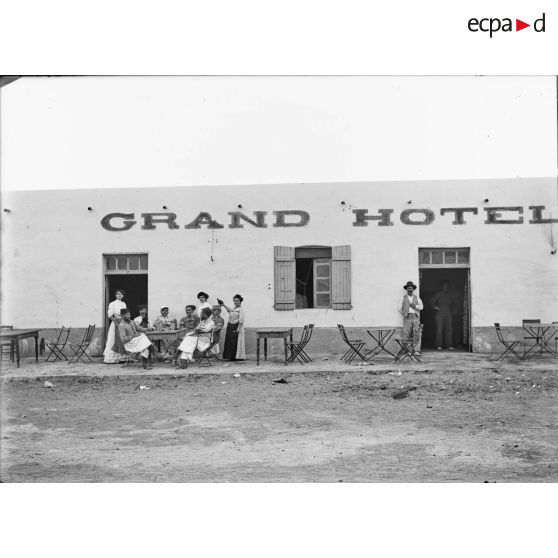 697. Café d'Orient. Sous-officiers. [légende d'origine]