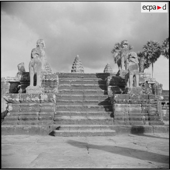 Escalier d'entrée du temple d'Angkor Wat.