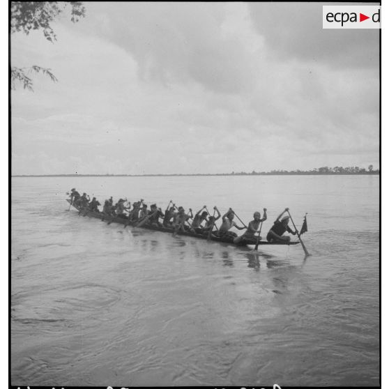 Pirogue traditionnelle sur le Mékong.