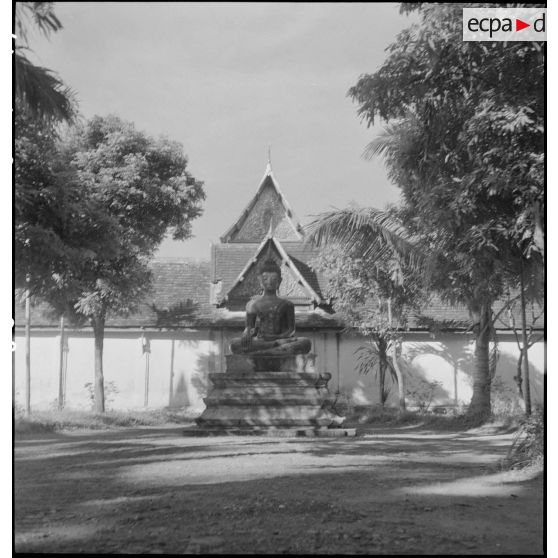 Bouddha de bronze du Vat Si Saket à Vientiane.