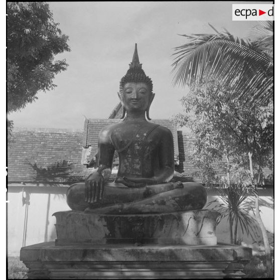 Bouddha de bronze du Vat Si Saket à Vientiane.
