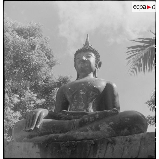 Bouddha de bronze du Vat Si Saket à Vientiane.