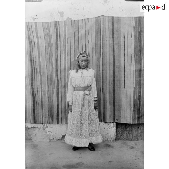 1183. Femme de Kadra. [légende d'origine]