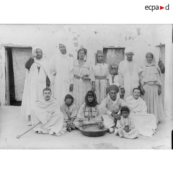 1186. Groupe Kadra. [légende d'origine]