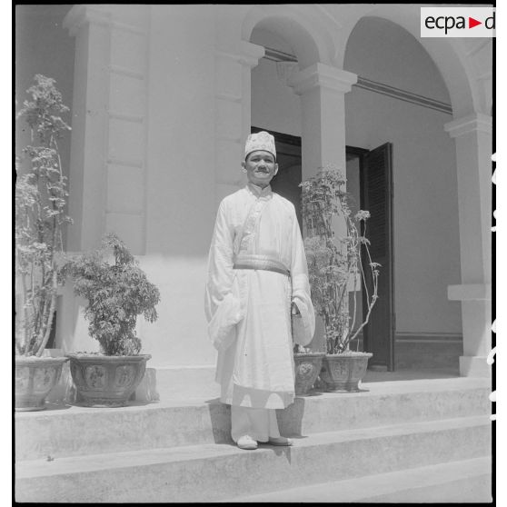 Mitre d'un haut dignitaire caodaïste à Tay Ninh.