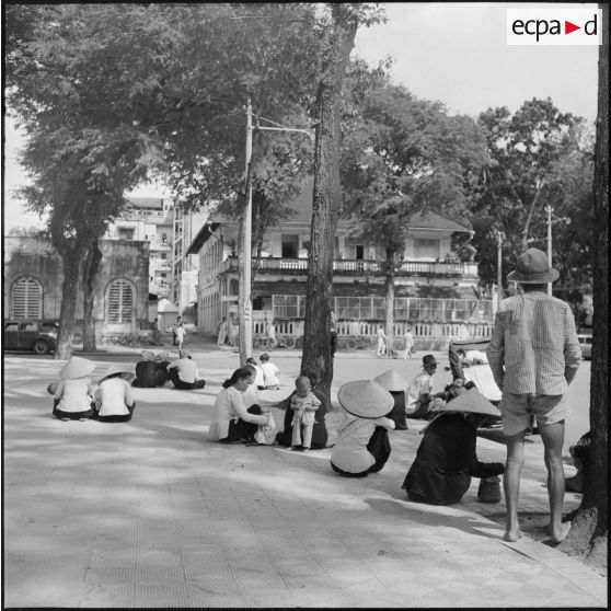 Place Pigneau de Behaine à Saïgon.