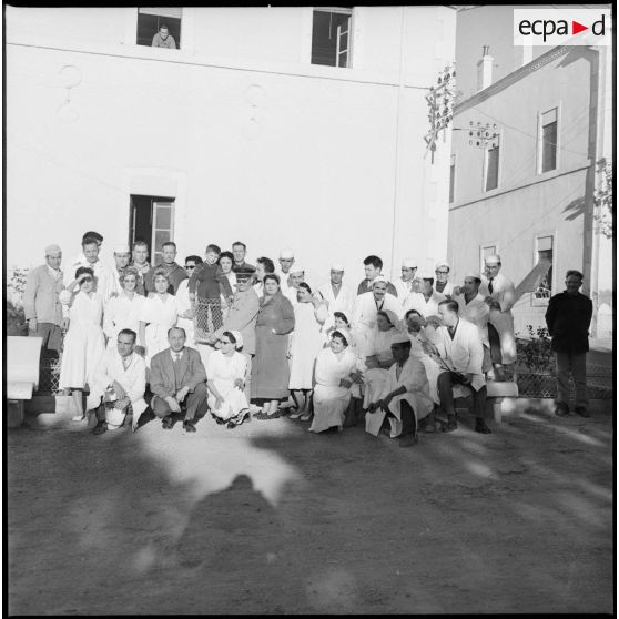 Personnels de l'hôpital civil de Saïda. [Description en cours]