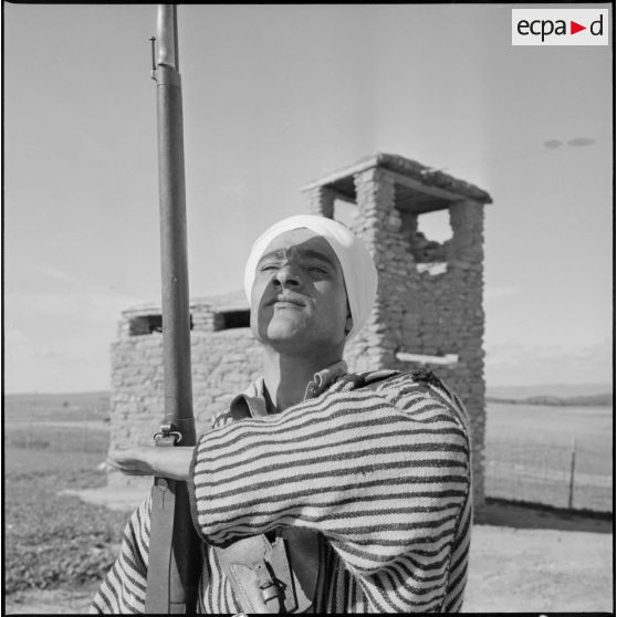 Présentation du 23e Régiment de Spahis.[Description en cours]